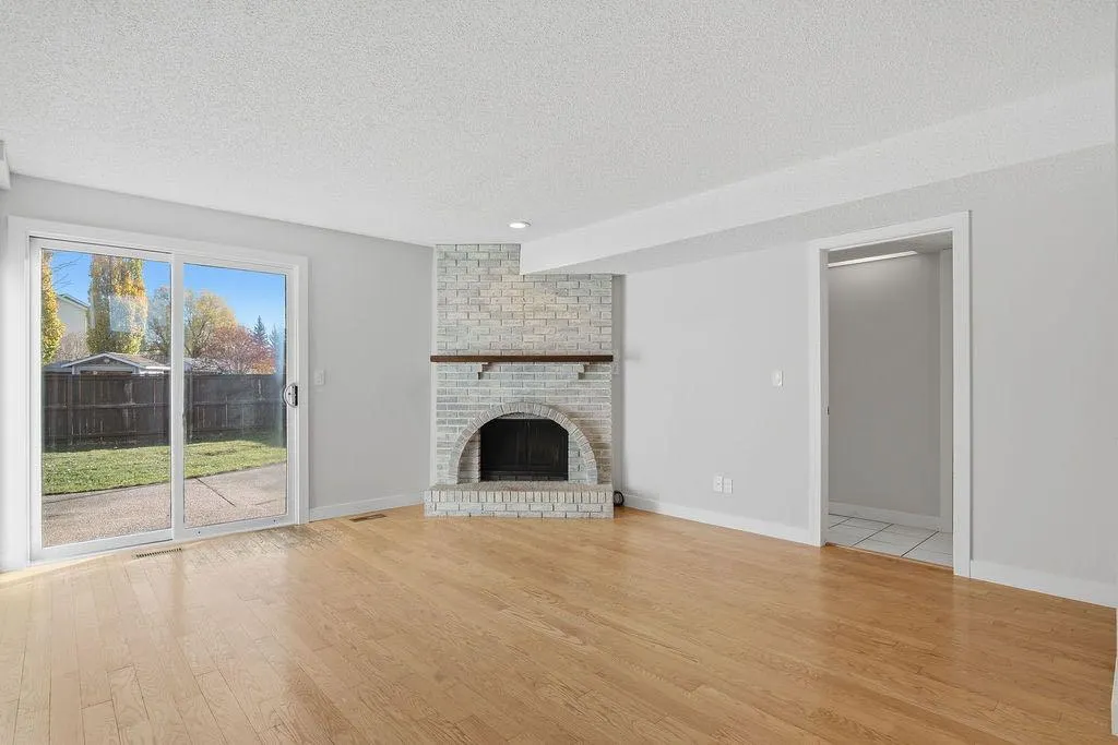 88 Woodfield Drive SW