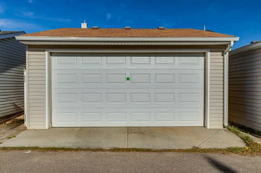 140 Prestwick Villas SE