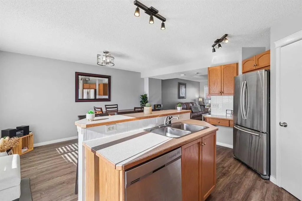 140 Prestwick Villas SE