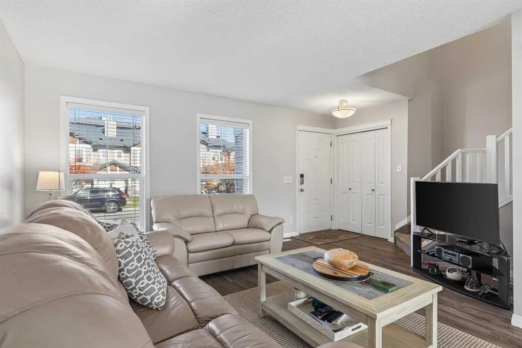 140 Prestwick Villas SE