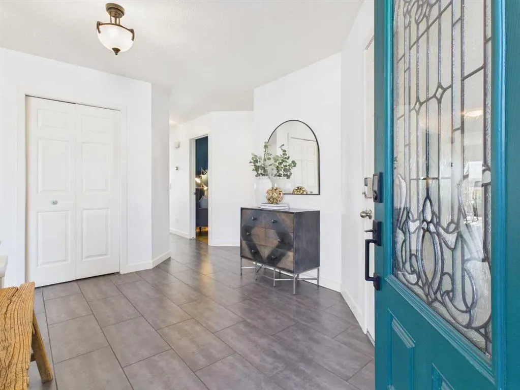 717 Sierra Madre Court SW