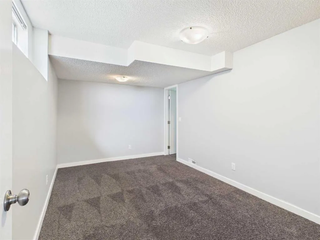 717 Sierra Madre Court SW