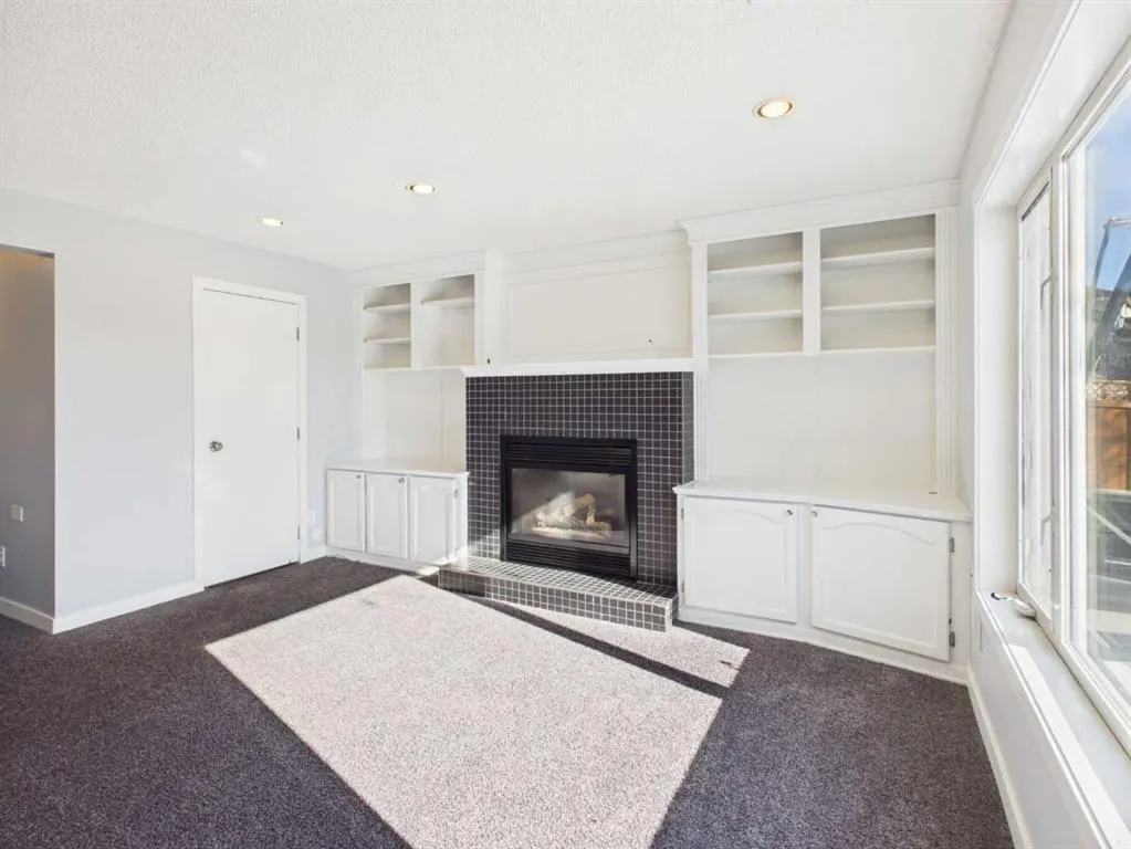 717 Sierra Madre Court SW