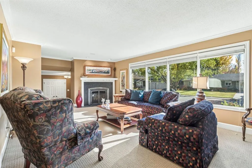 1228 Kerwood Crescent SW