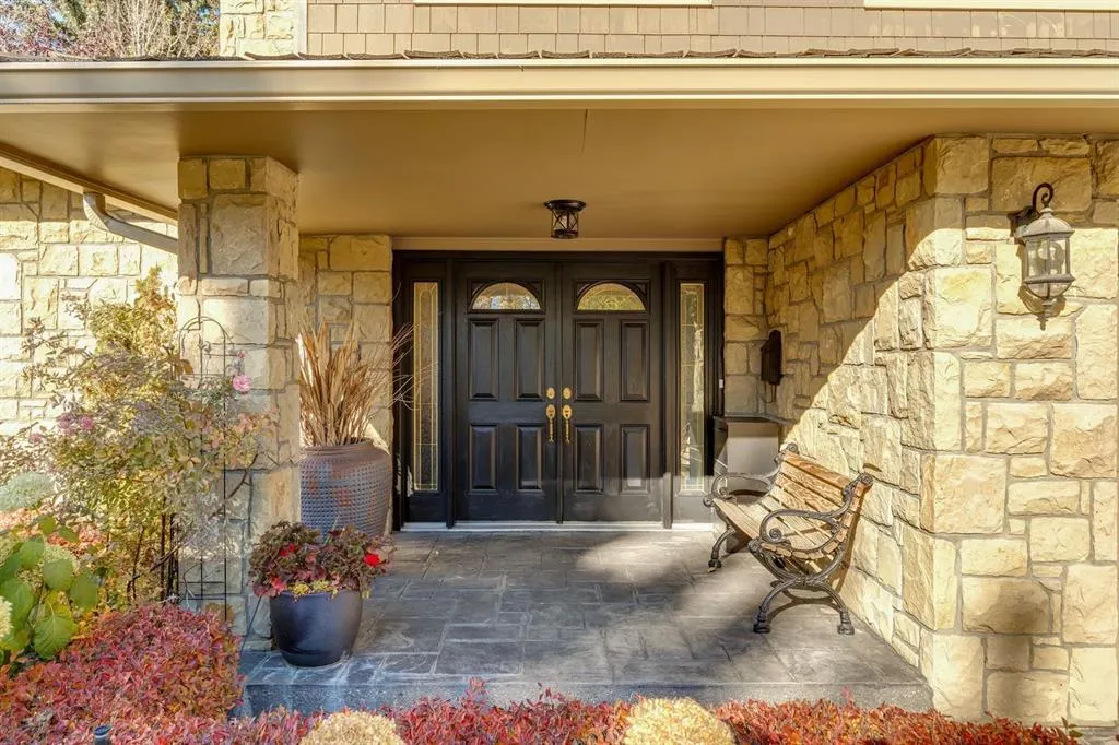 1228 Kerwood Crescent SW