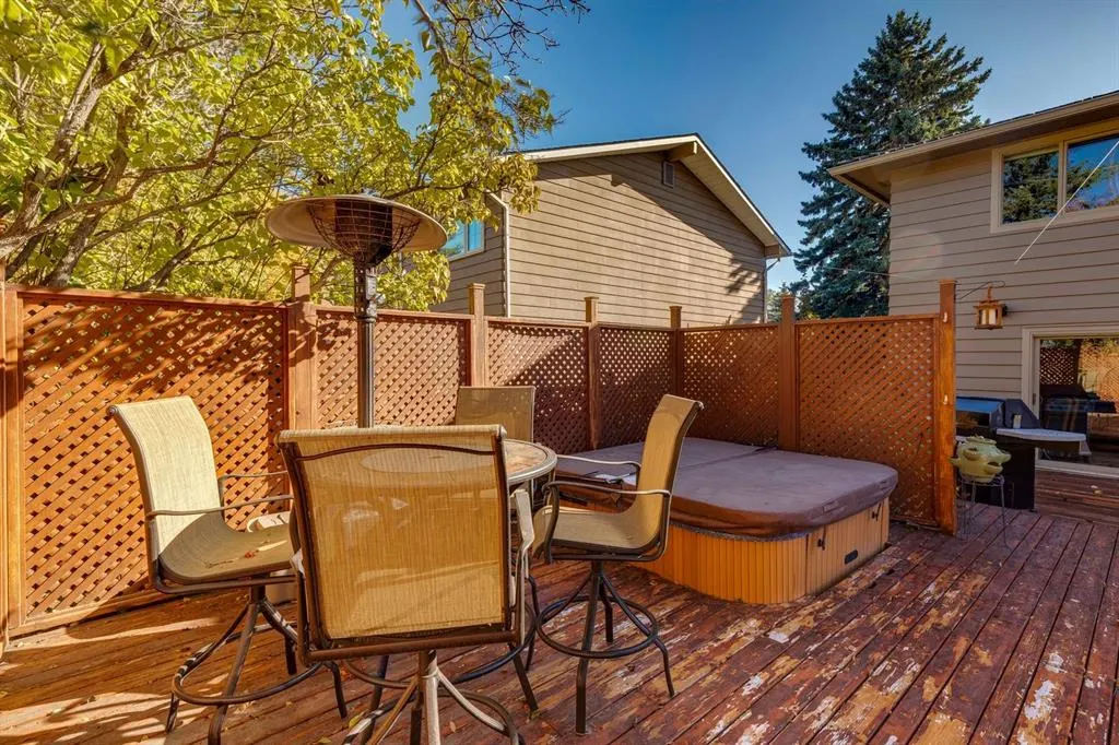 1228 Kerwood Crescent SW
