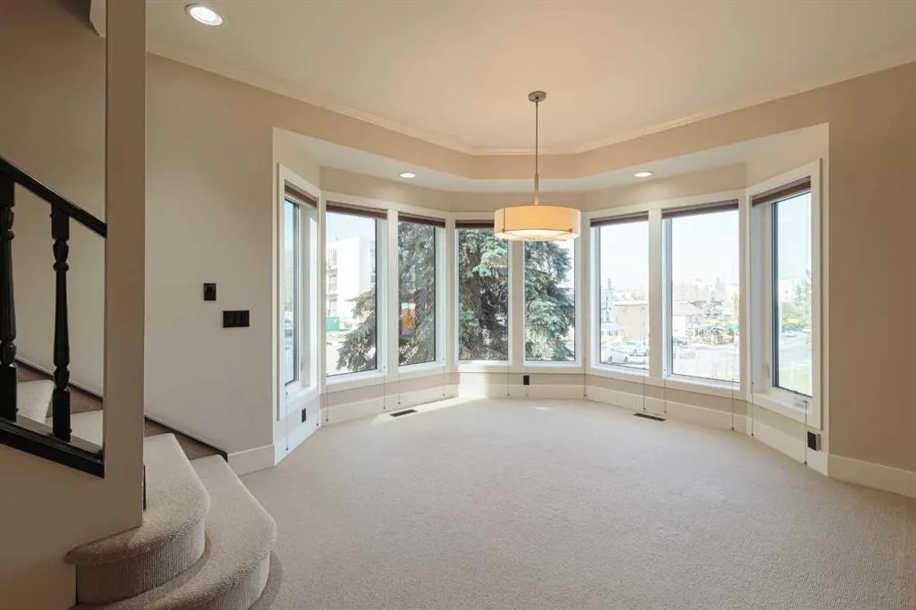1425 Colborne Crescent SW