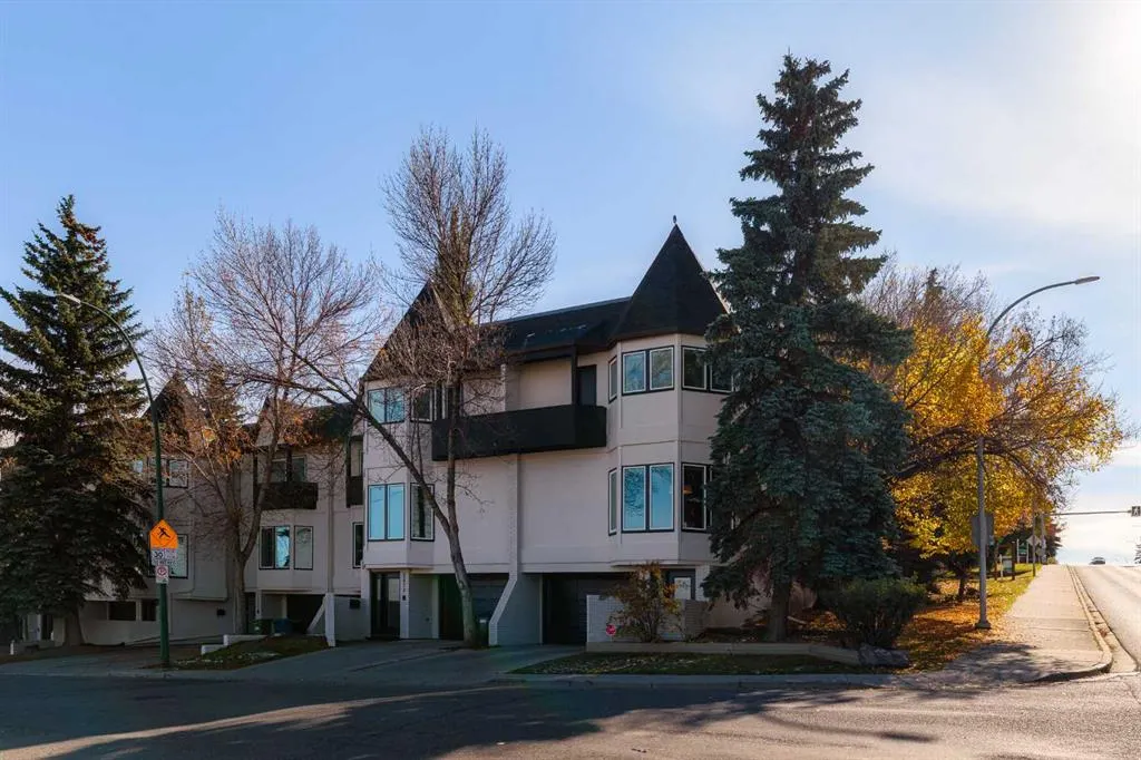 1425 Colborne Crescent SW