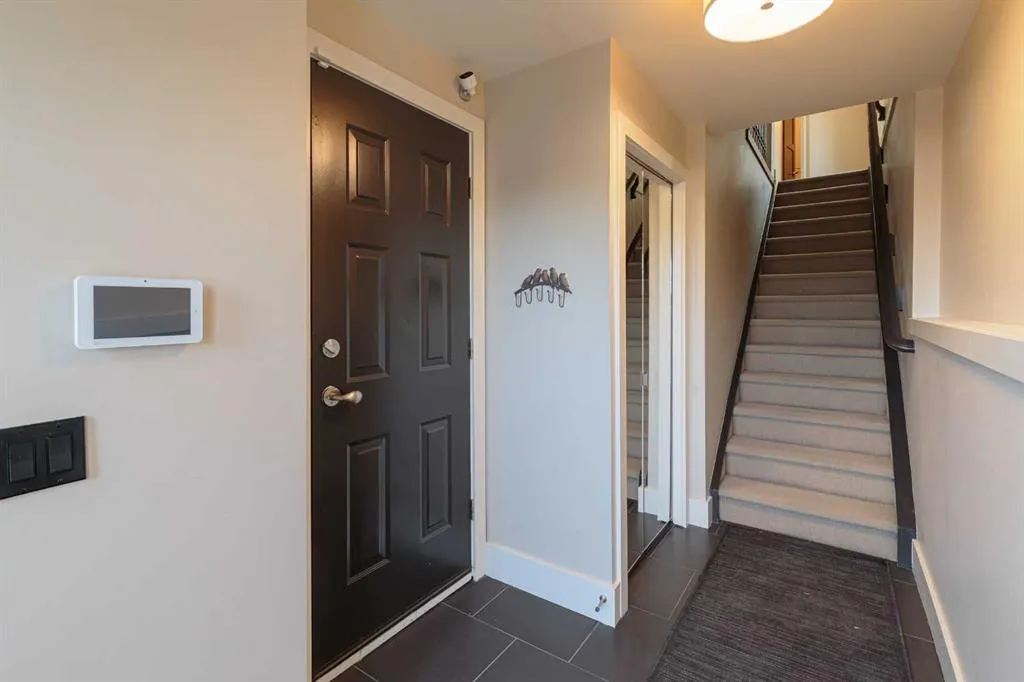 1425 Colborne Crescent SW