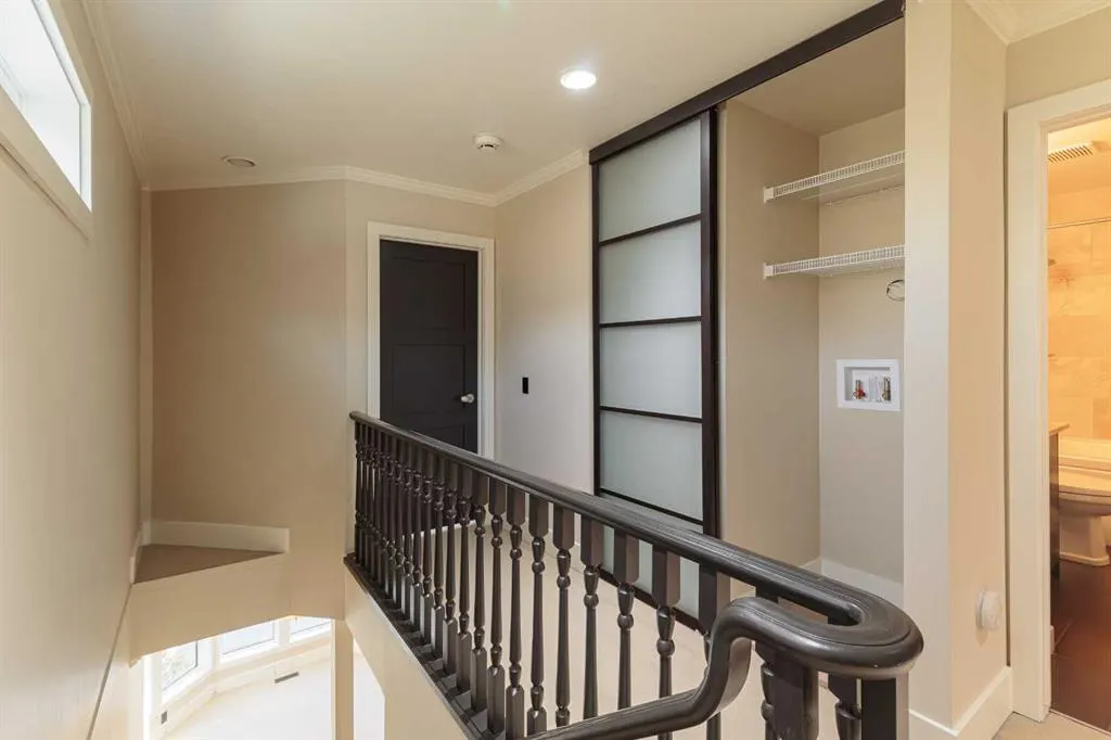 1425 Colborne Crescent SW
