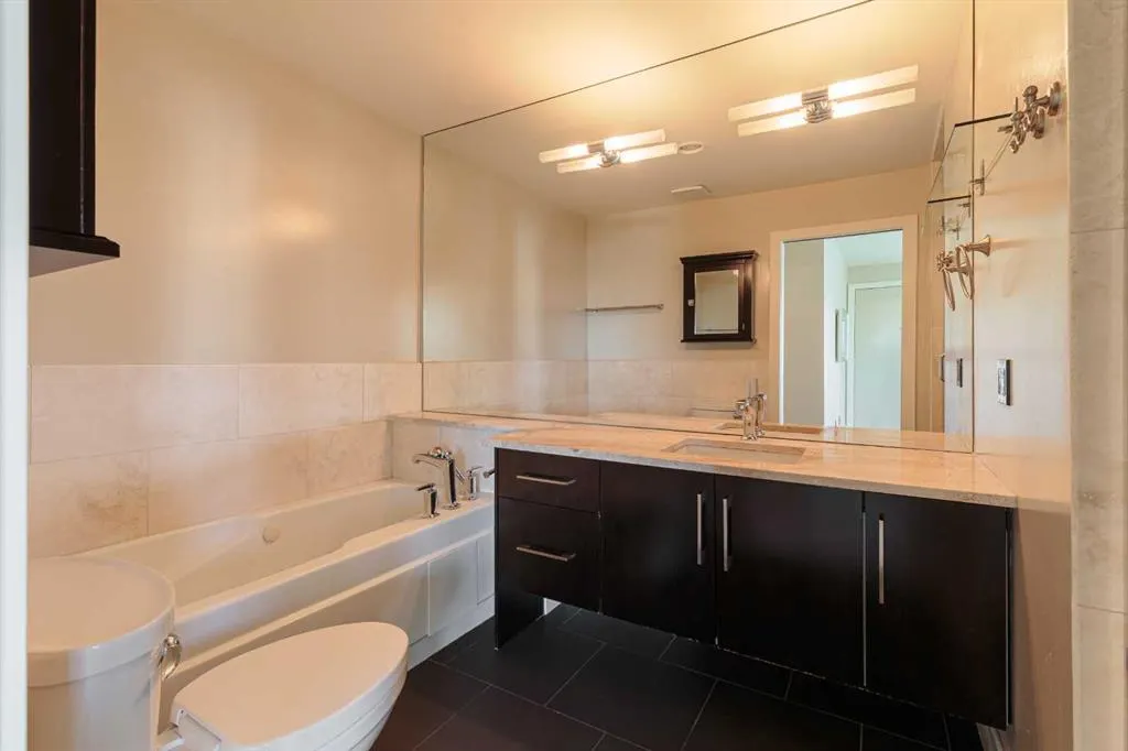1425 Colborne Crescent SW