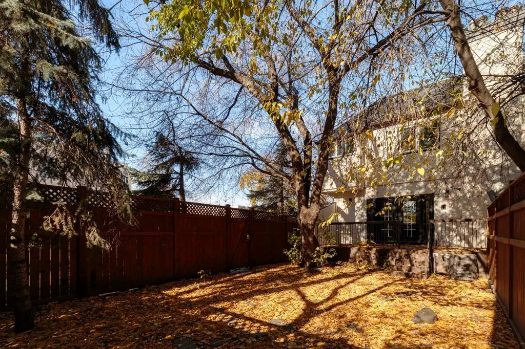 1425 Colborne Crescent SW