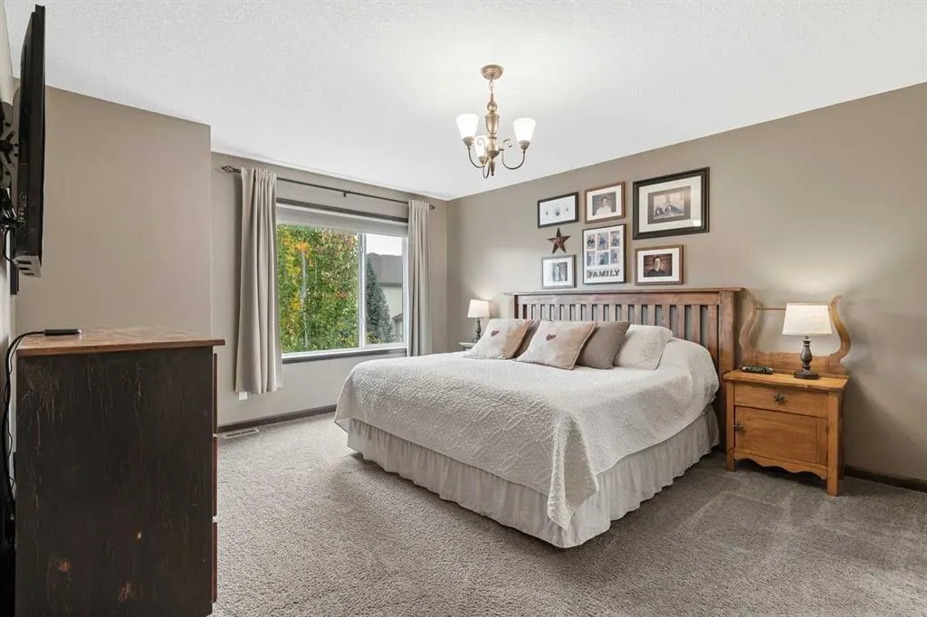 32 Cranarch Bay SE