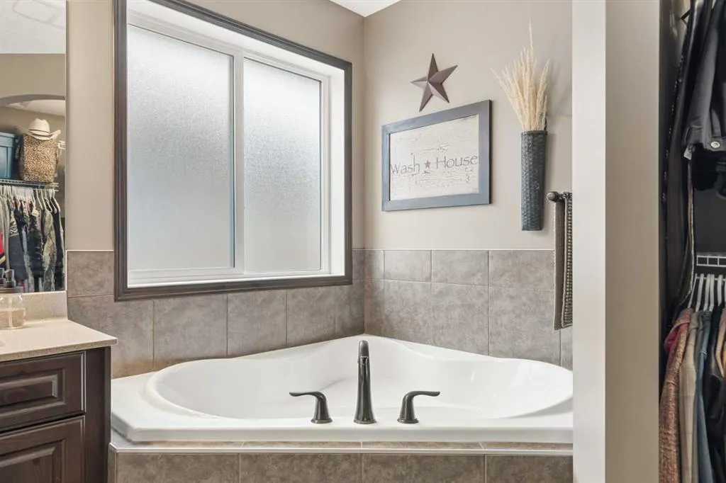 32 Cranarch Bay SE