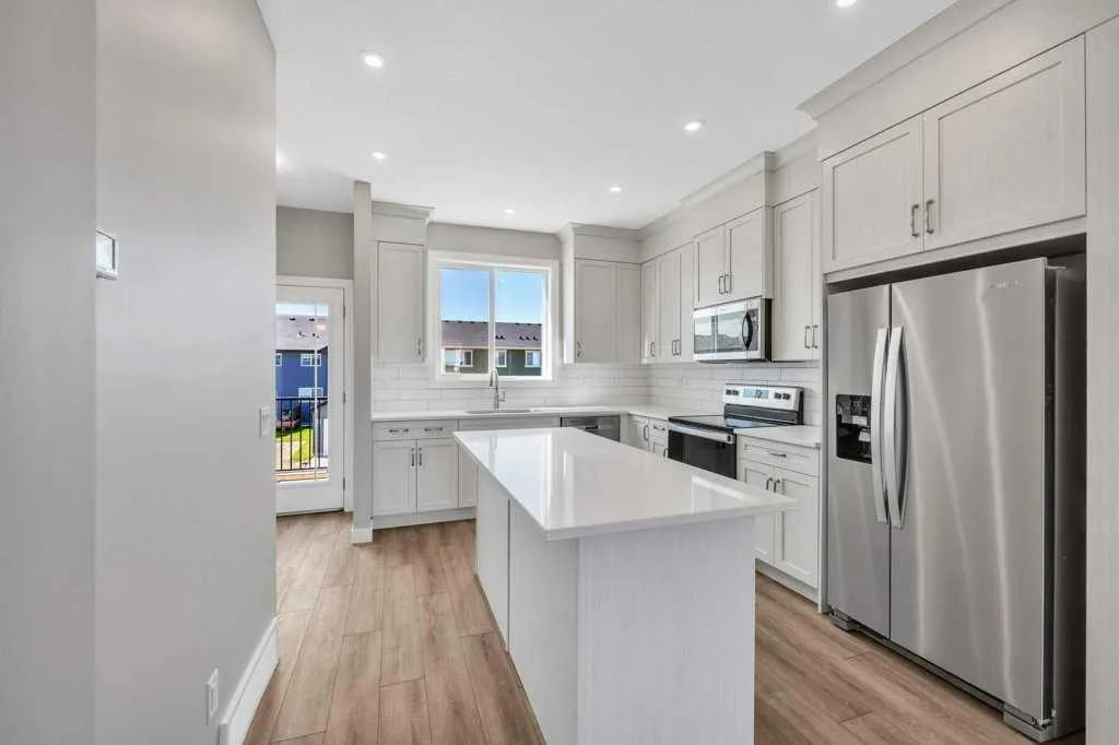 143 Amblefield Avenue NW