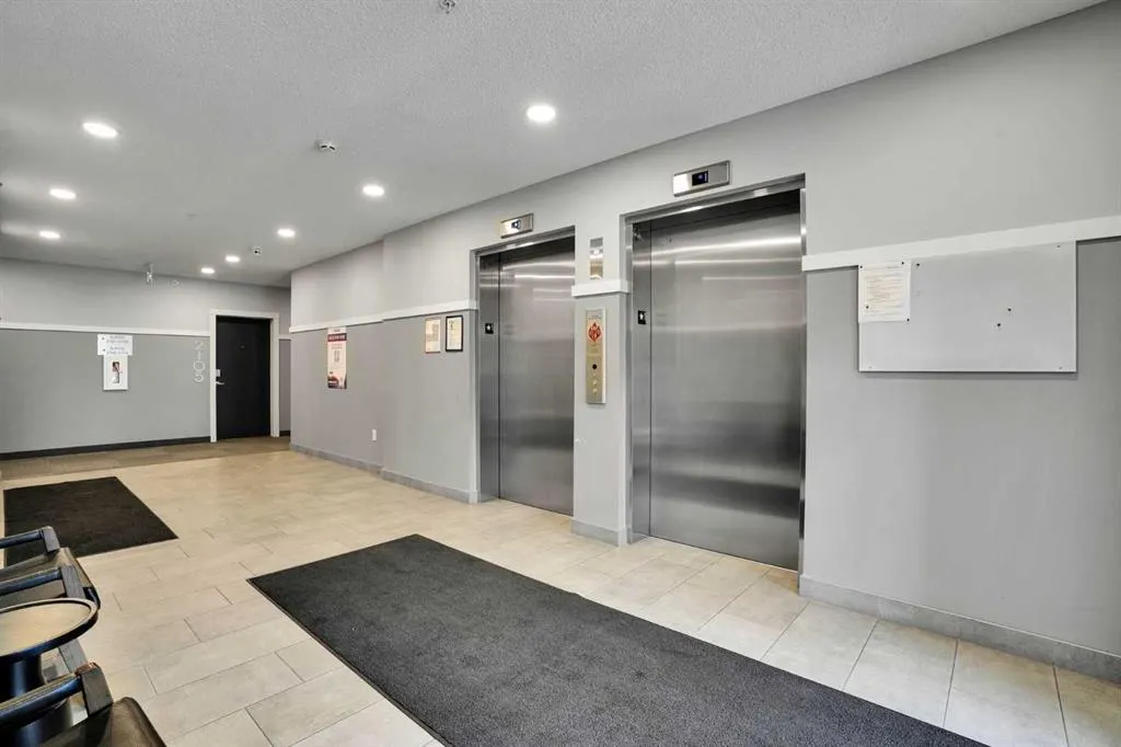 33 Carringham Gate NW #2414
