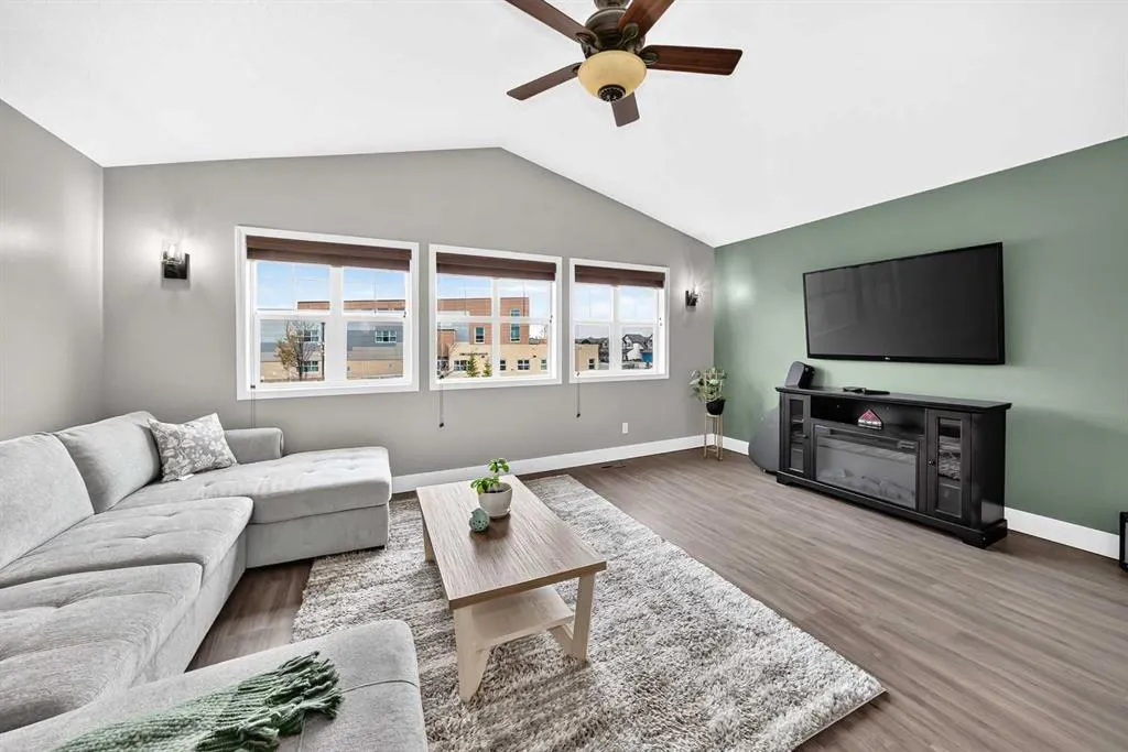 69 Morningside Circle SW
