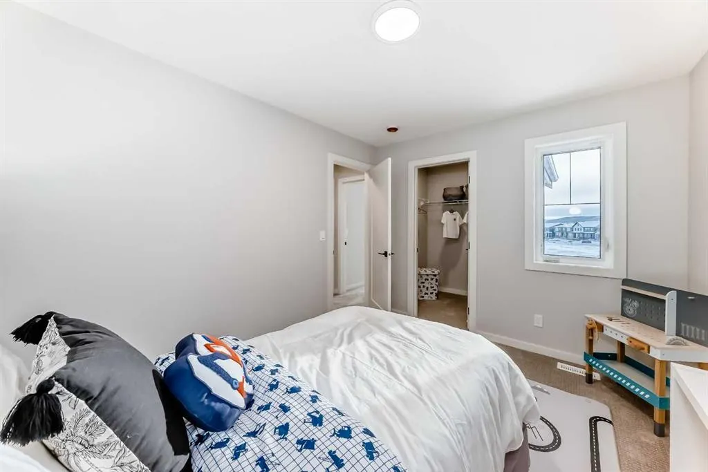 33 Rochester Crescent NW