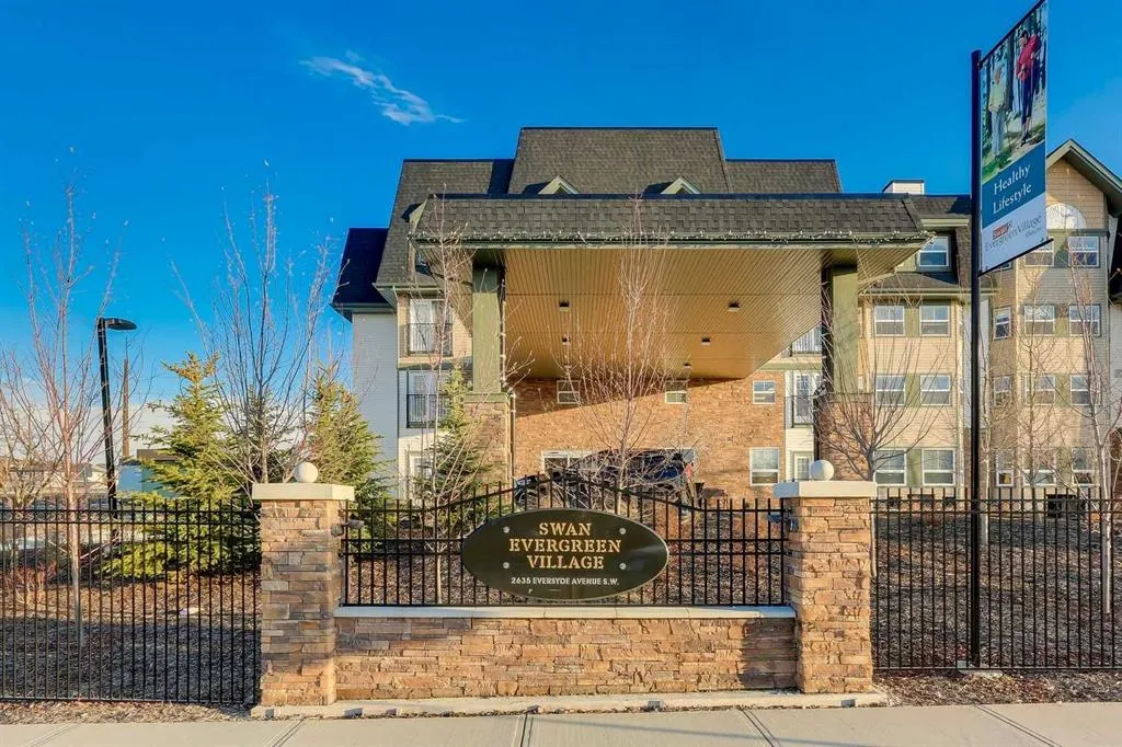 2635 Eversyde Avenue SW #404
