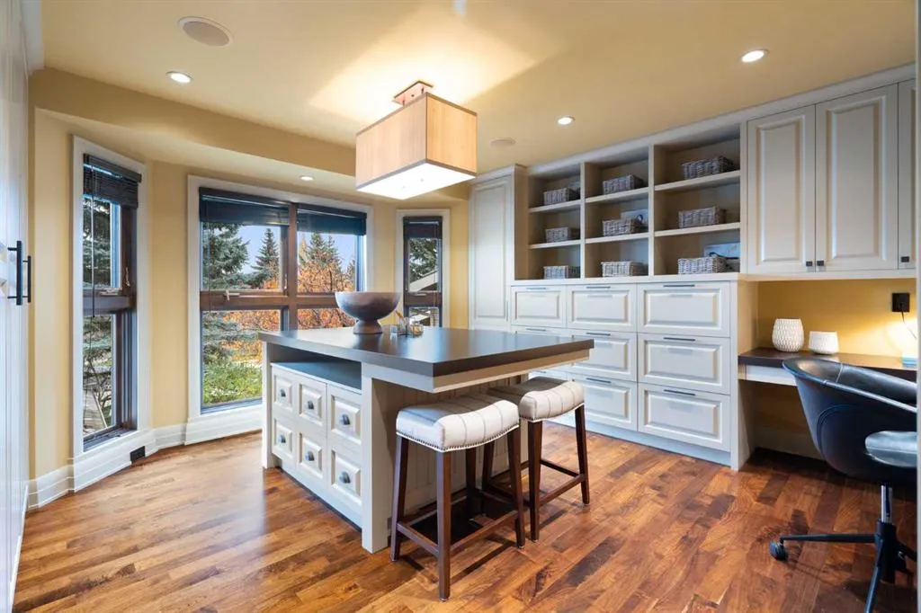 88 Sunset Close SE