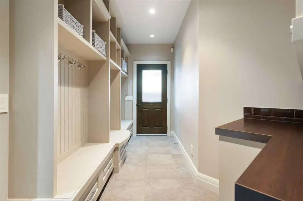 88 Sunset Close SE