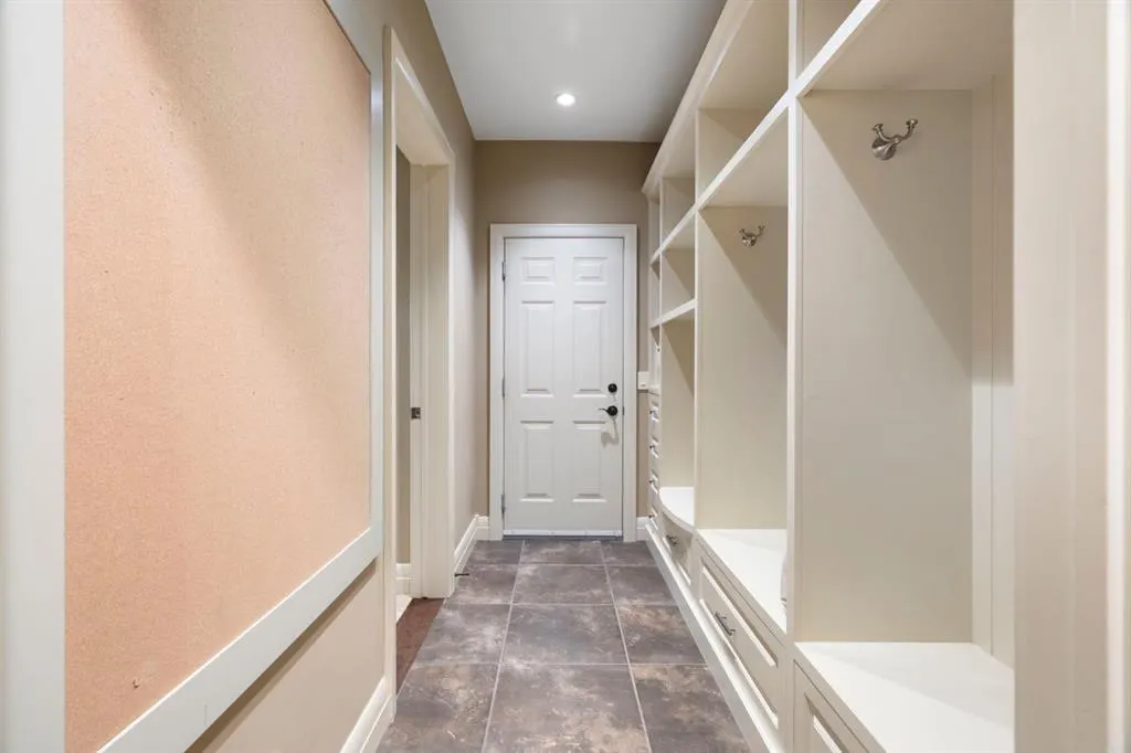 88 Sunset Close SE