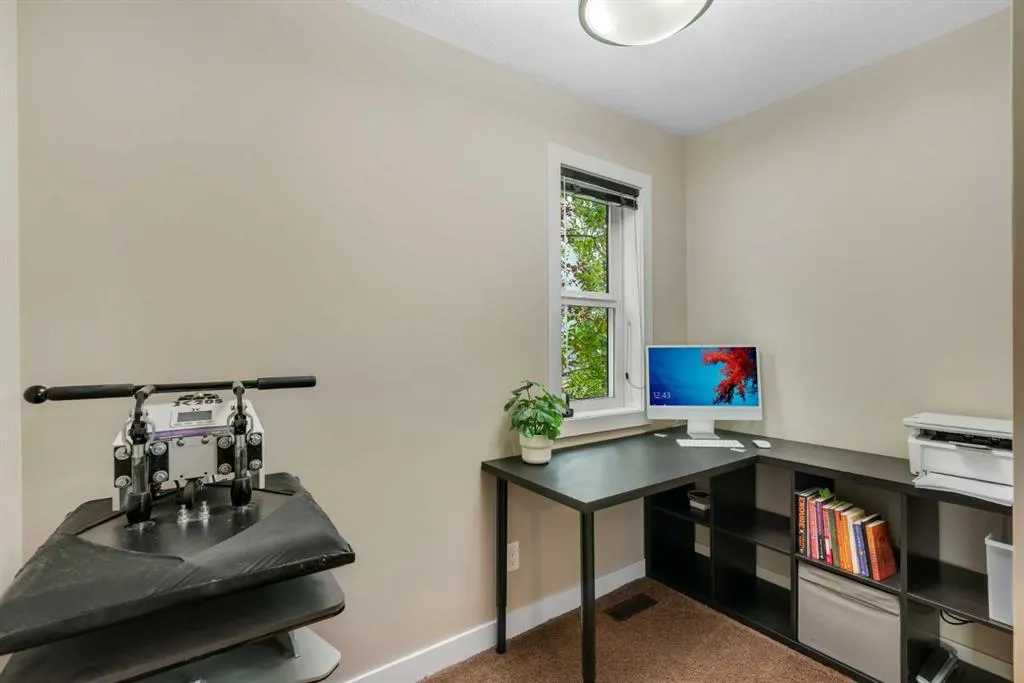 360 Marquis Heights SE
