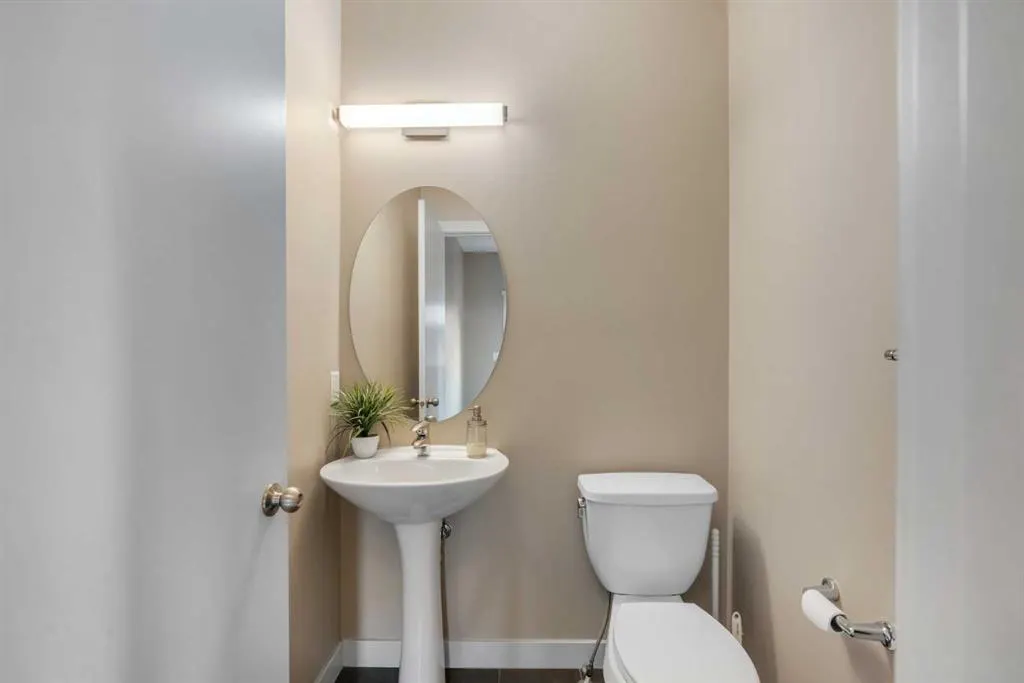 360 Marquis Heights SE