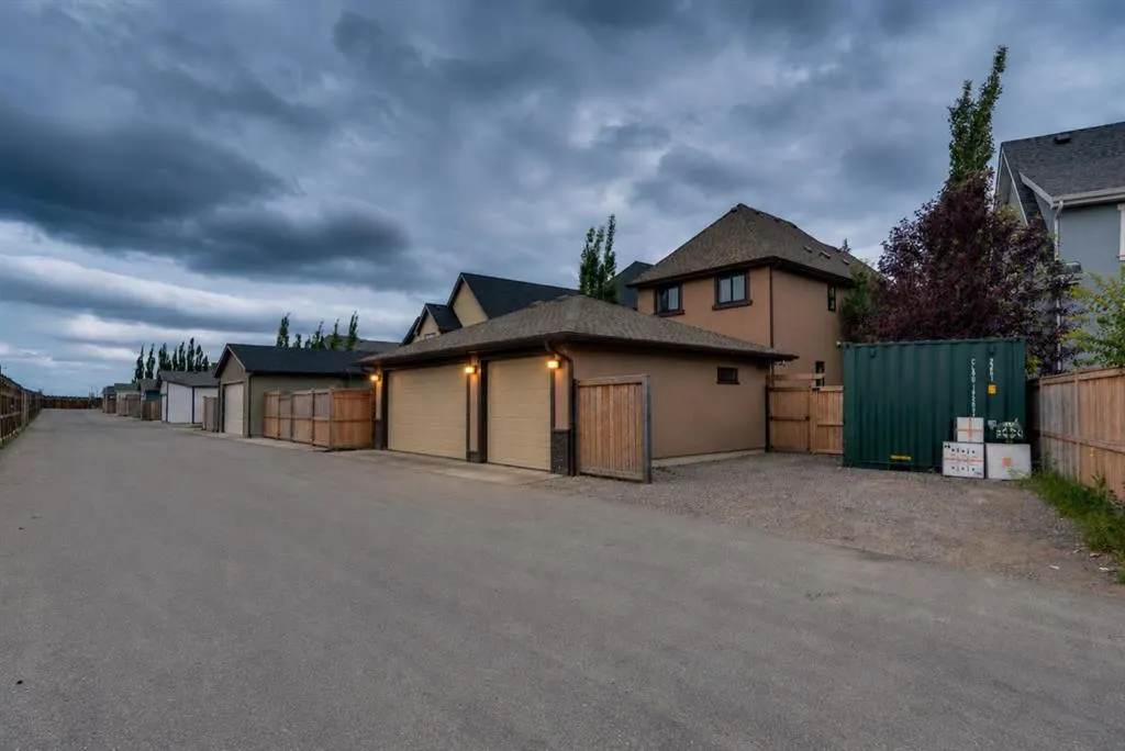 360 Marquis Heights SE