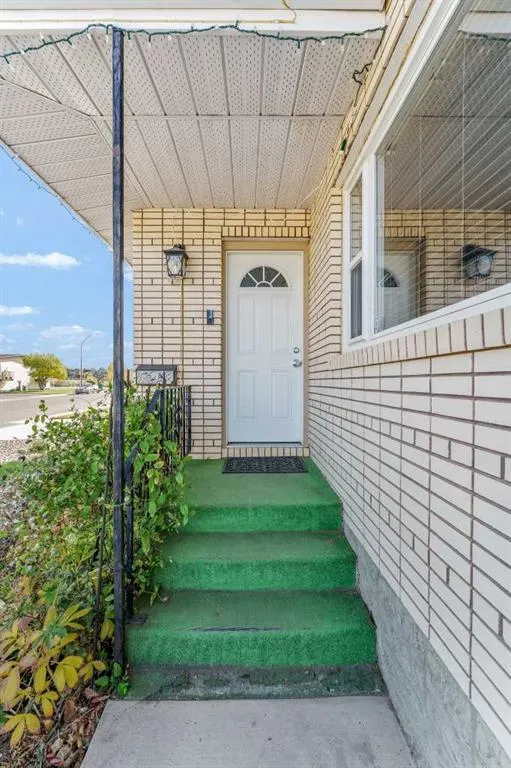 14 Markwick Drive SE