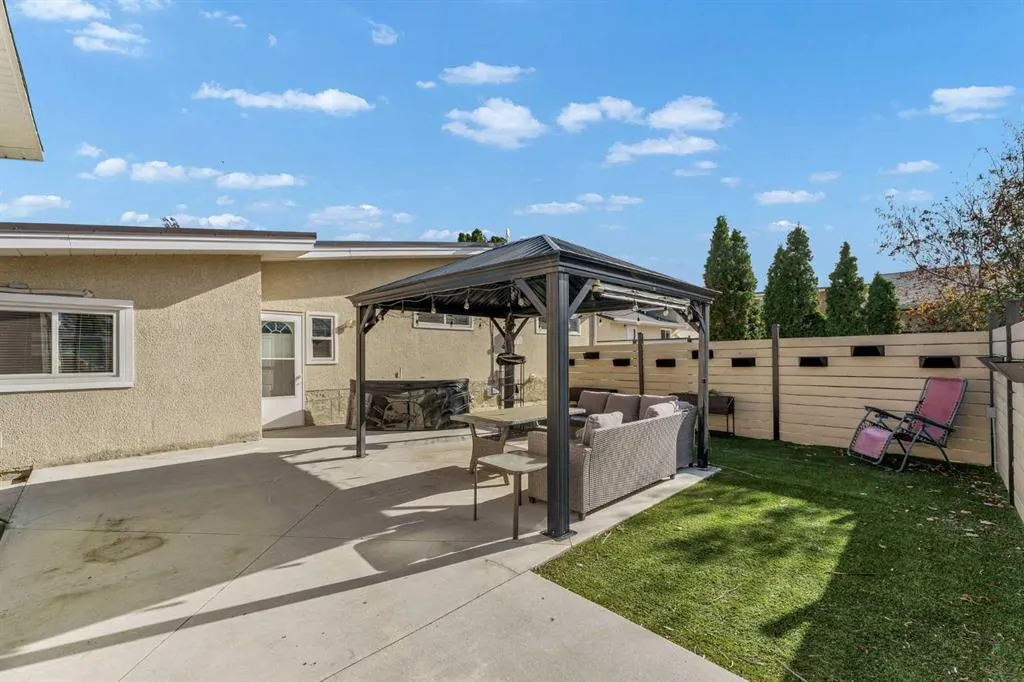 14 Markwick Drive SE