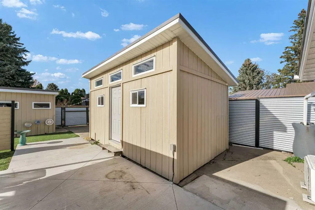 14 Markwick Drive SE