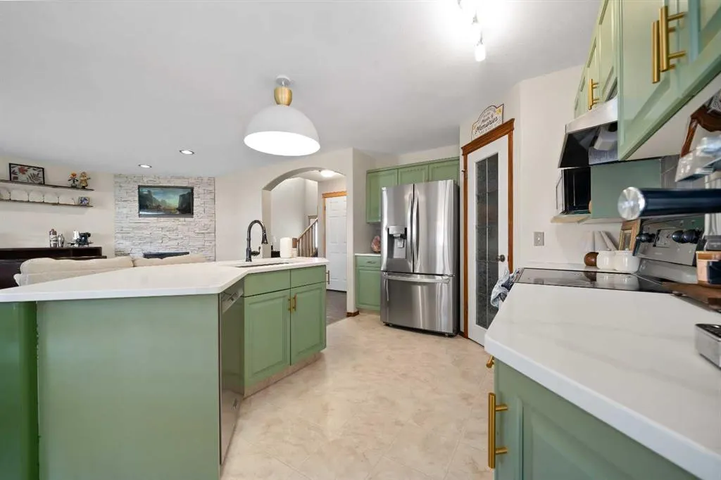 38 Sunrise Road SW