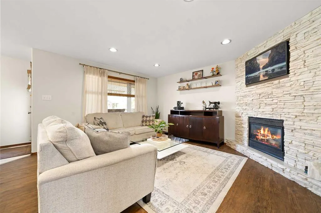38 Sunrise Road SW