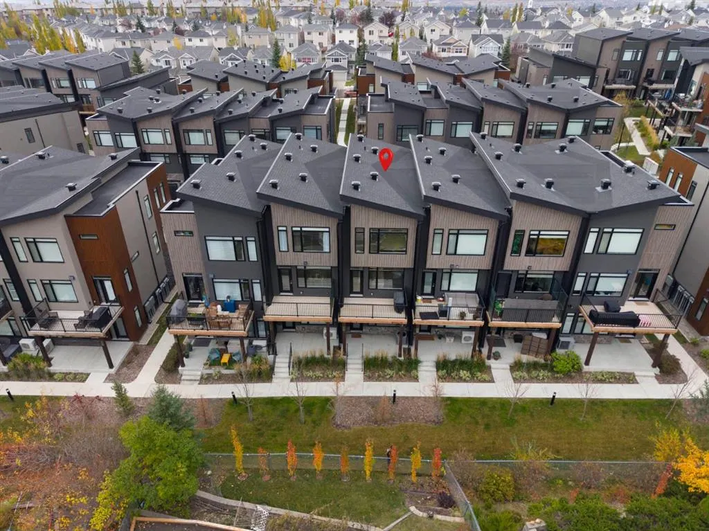 52 Royal Elm Green NW