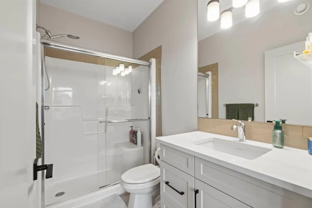 52 Royal Elm Green NW