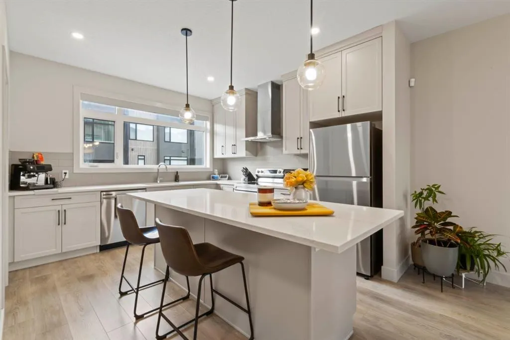 52 Royal Elm Green NW