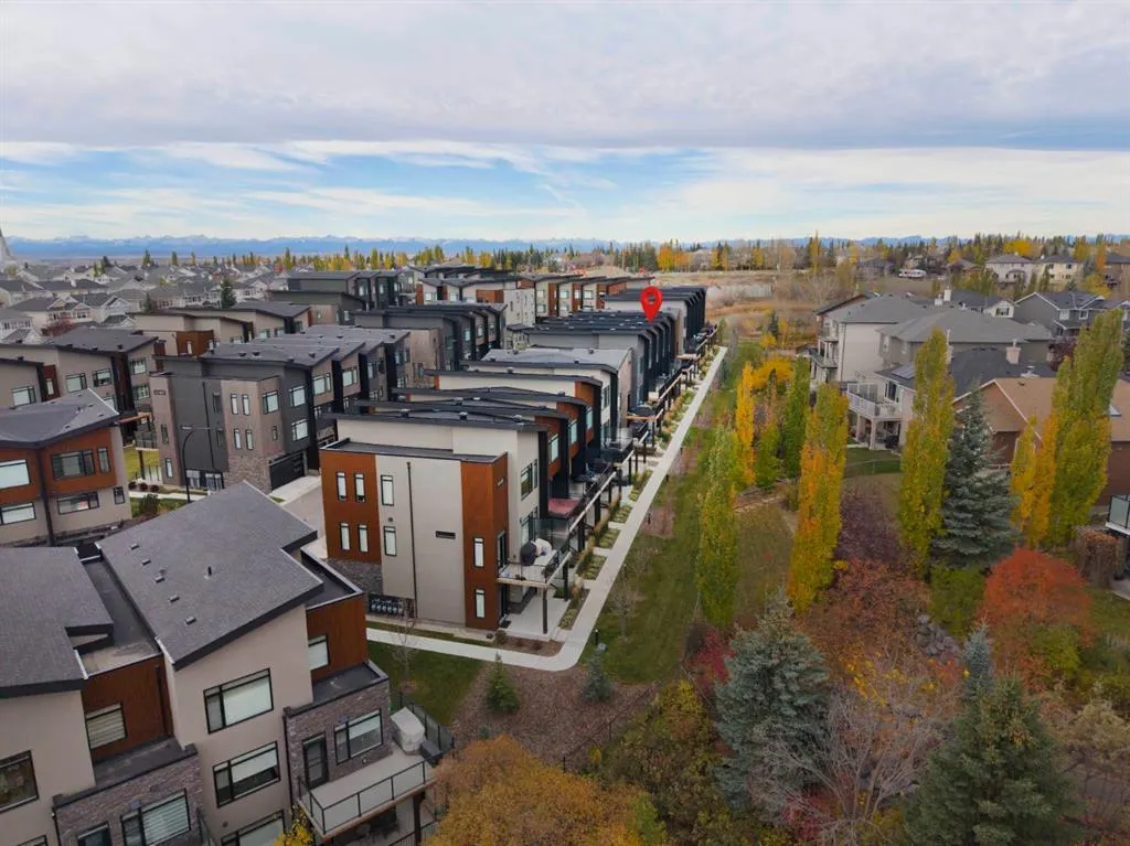 52 Royal Elm Green NW
