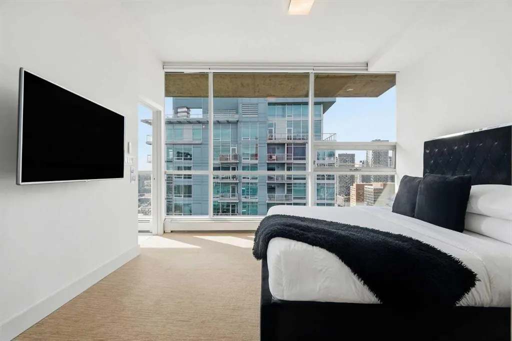 135 13 Avenue SW #2206