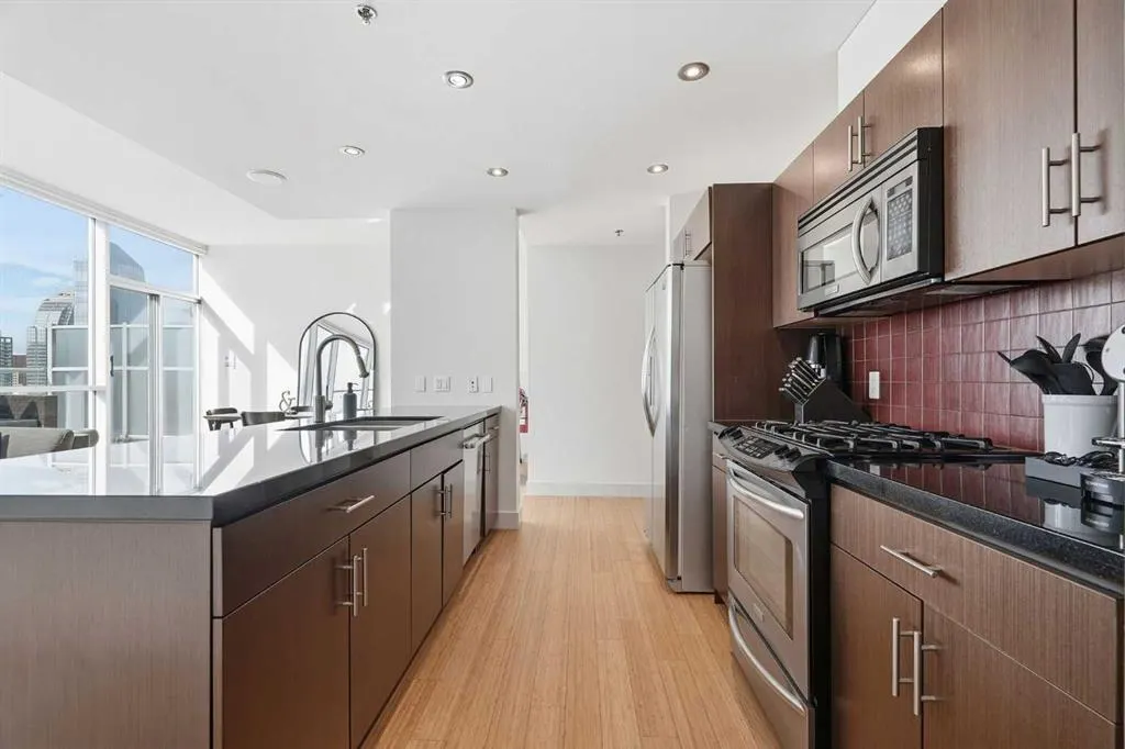 135 13 Avenue SW #2206