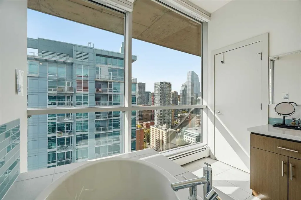 135 13 Avenue SW #2206