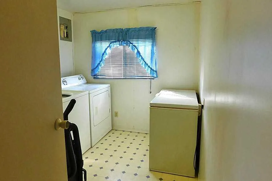 5853 4 Street W ##8