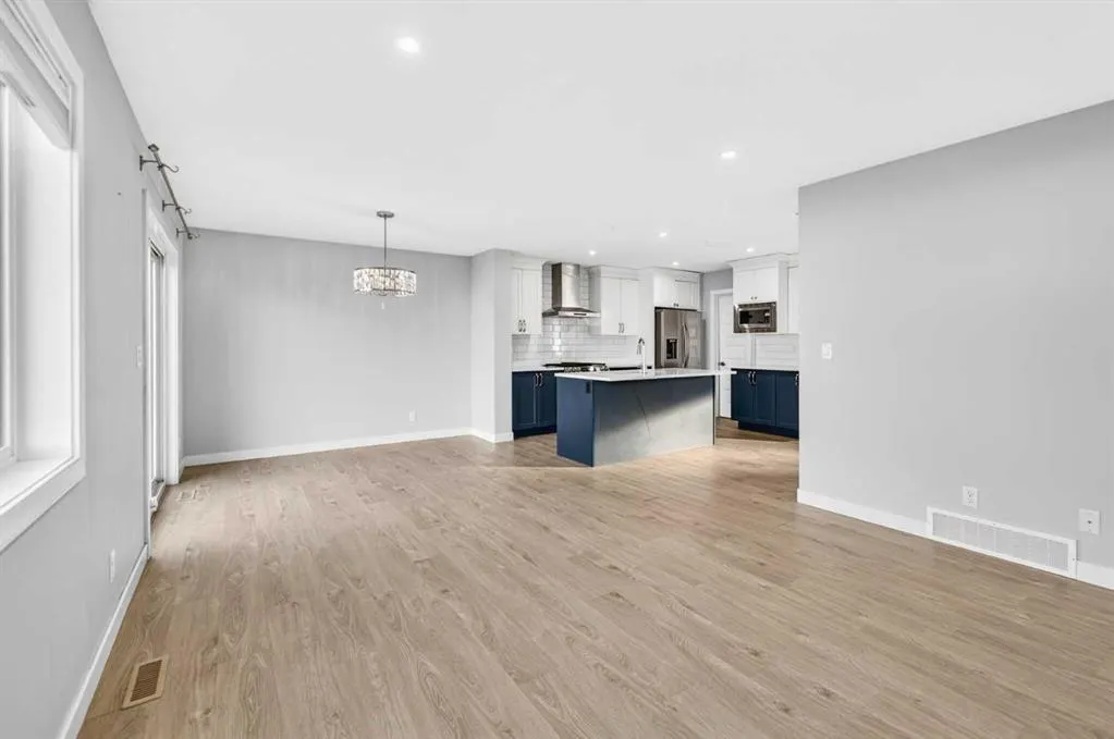 10 Travis Close