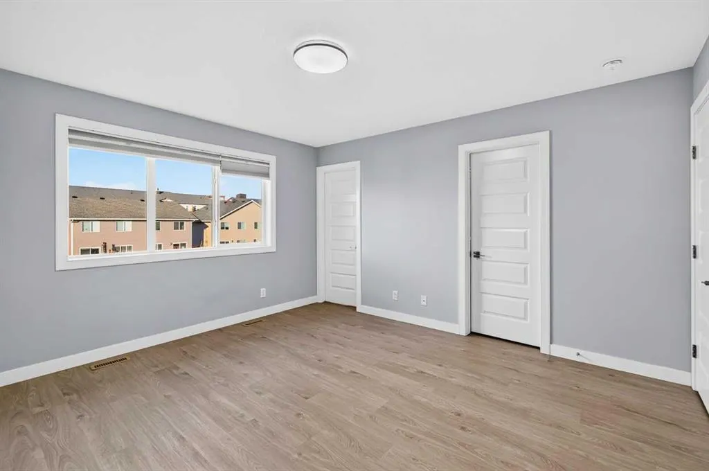 10 Travis Close