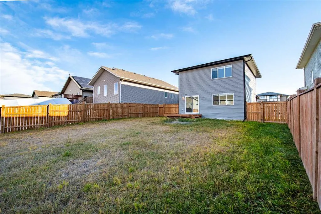 10 Travis Close
