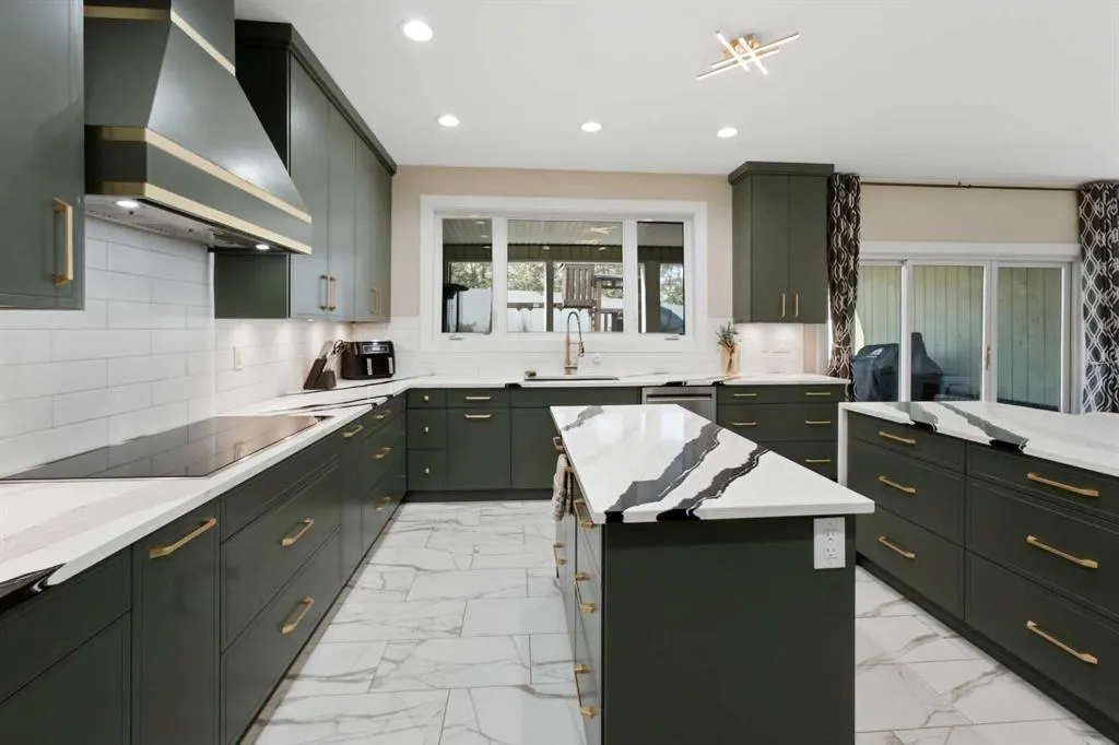 35 Erica Drive