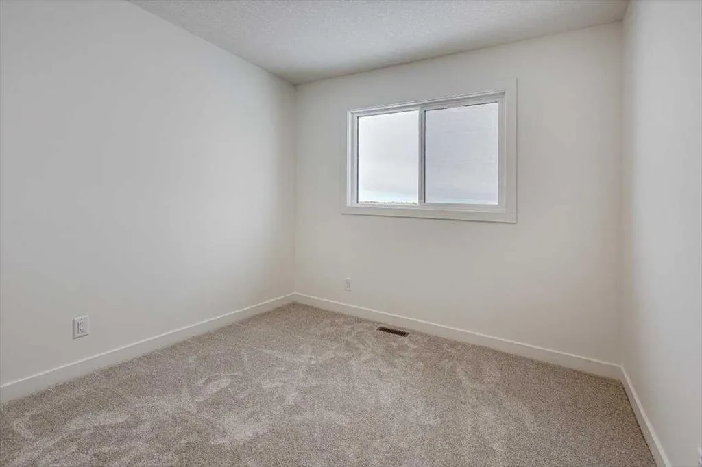 69 Inglis Crescent