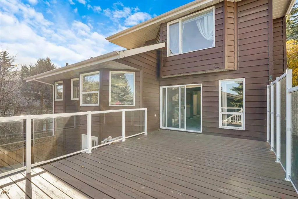 84 Strathlorne Crescent SW