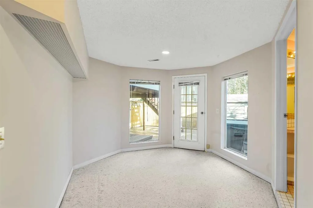 84 Strathlorne Crescent SW
