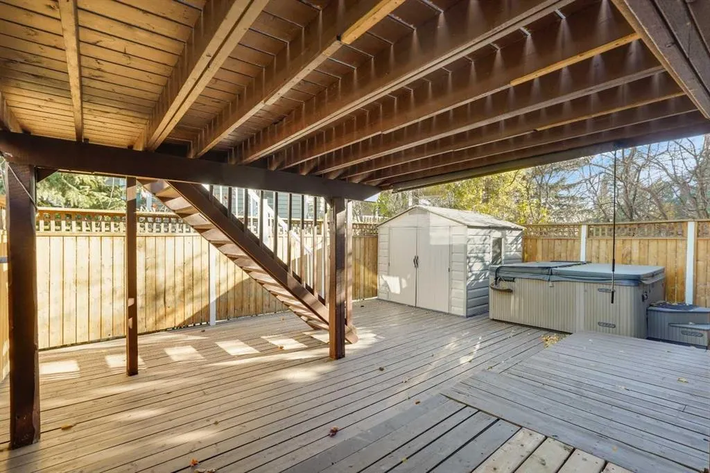 84 Strathlorne Crescent SW